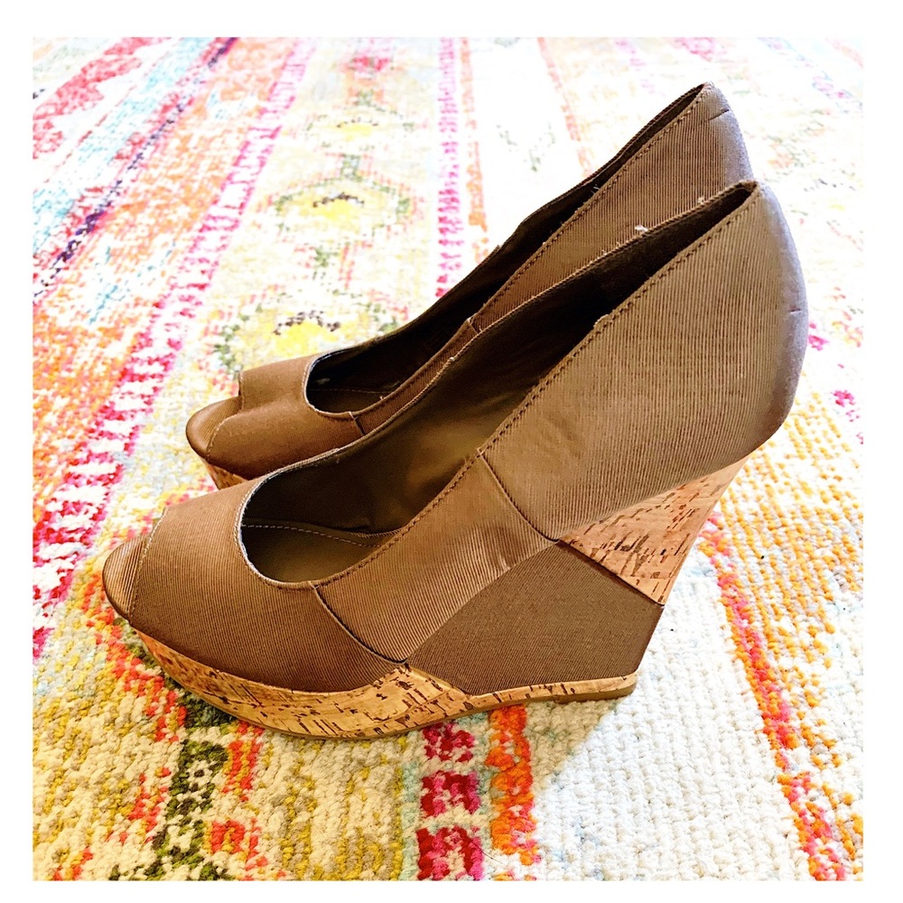 NEW BCBGeneration wedge shoes